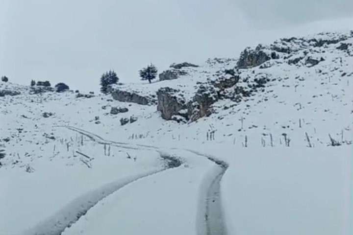 Sıcağıyla meşhur ilde kış başladı... Mevsimin ilk karı düştü