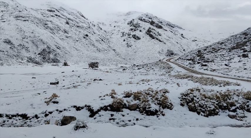 Sıcağıyla meşhur ilde kış başladı... Mevsimin ilk karı düştü