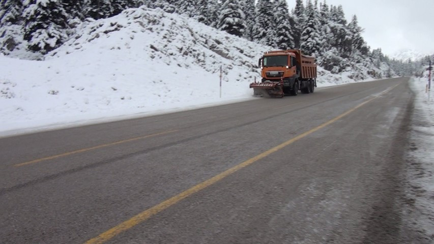 Sıcağıyla meşhur ilde kış başladı... Mevsimin ilk karı düştü