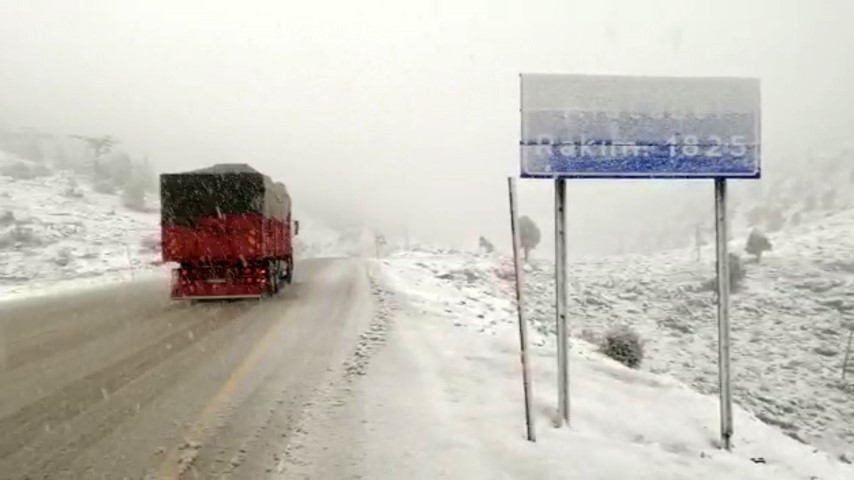 Sıcağıyla meşhur ilde kış başladı... Mevsimin ilk karı düştü
