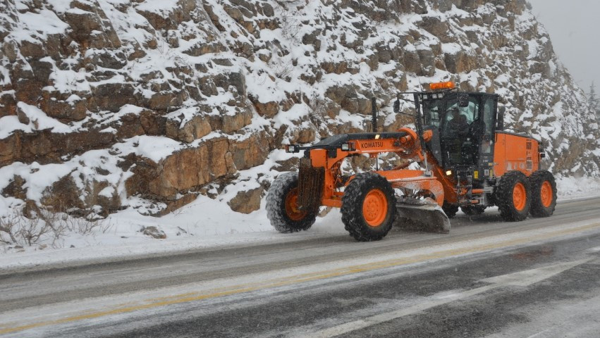 Sıcağıyla meşhur ilde kış başladı... Mevsimin ilk karı düştü