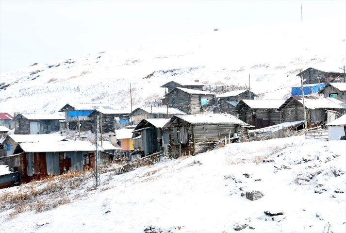 Sıcağıyla meşhur ilde kış başladı... Mevsimin ilk karı düştü