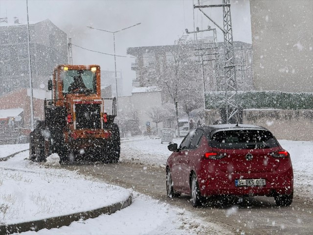 Sıcağıyla meşhur ilde kış başladı... Mevsimin ilk karı düştü
