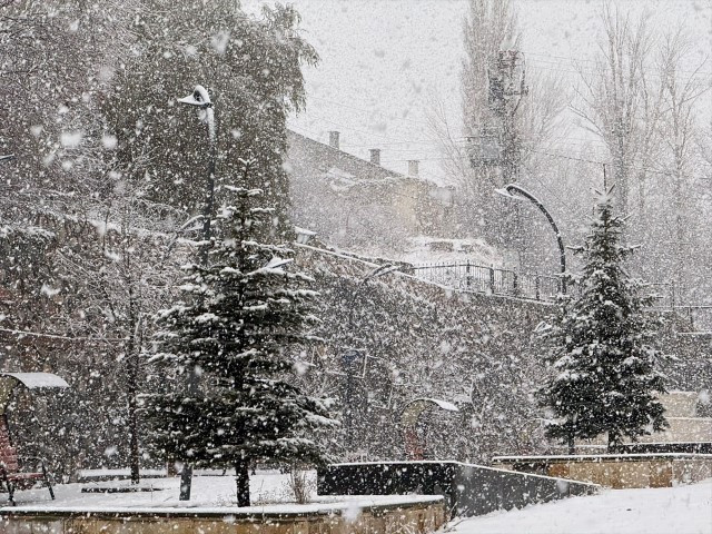 Sıcağıyla meşhur ilde kış başladı... Mevsimin ilk karı düştü
