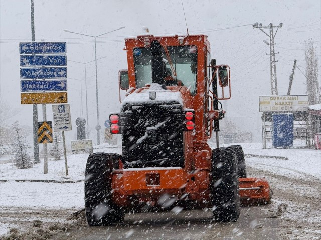 Sıcağıyla meşhur ilde kış başladı... Mevsimin ilk karı düştü