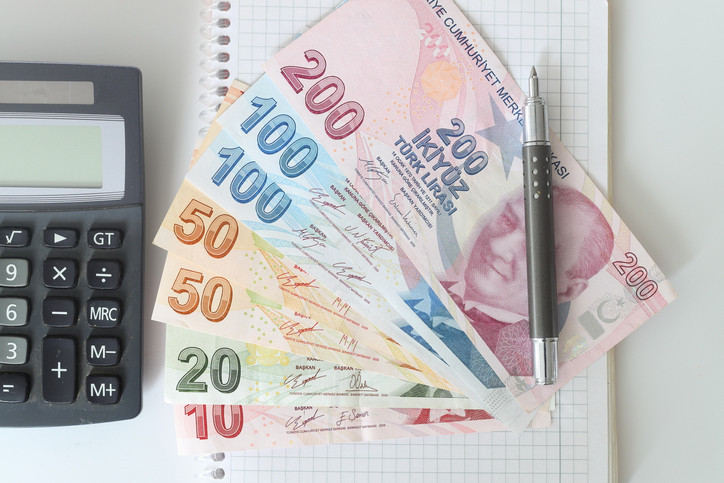 EN DÜŞÜK EMEKLİ MAAŞI ARTACAK MI