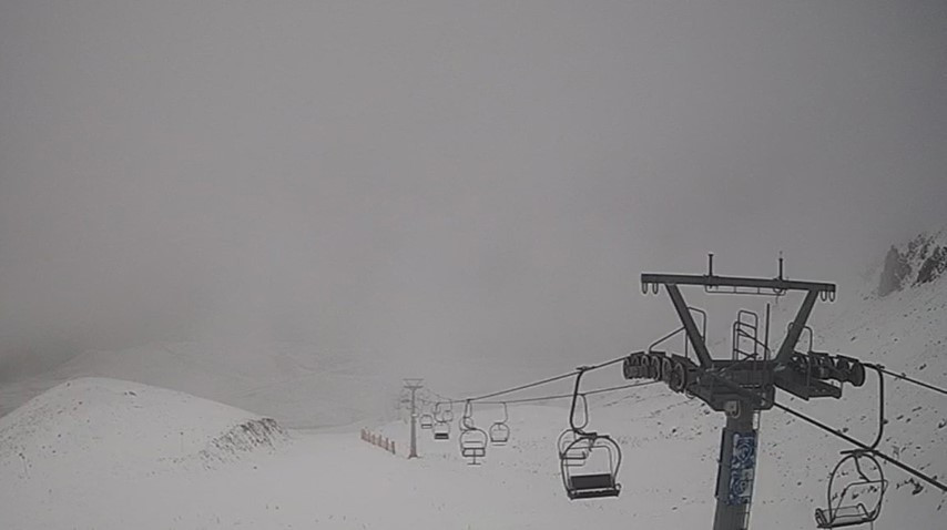Sıcağıyla meşhur ilde kış başladı... Mevsimin ilk karı düştü