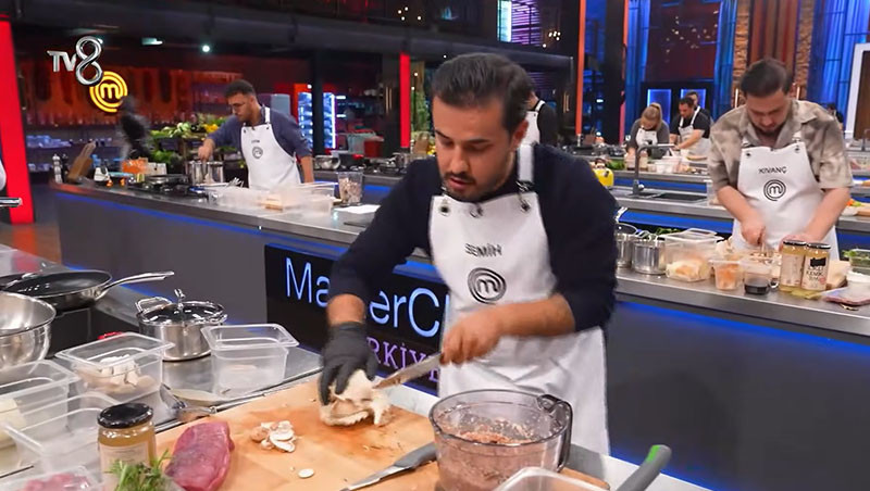 MASTERCHEF ALTIN KUPA İLK KAZANANI KİM OLDU (7 Aralık 2025 Pazar-İlk Bölüm) | Dün akşam MasterChef mavi takım kaptanı kim oldu, kaptanlar düellosunu kim kazandı Son bölümde yeni takımlar kuruldu İşte MasterChef All Star Altın Kupa kırmızı-mavi takım yarışmacıları