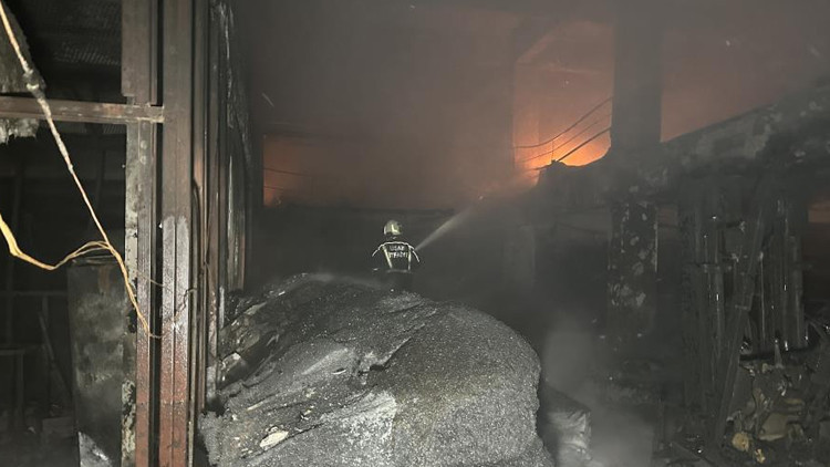 Uşak'ta fabrika'da yangın