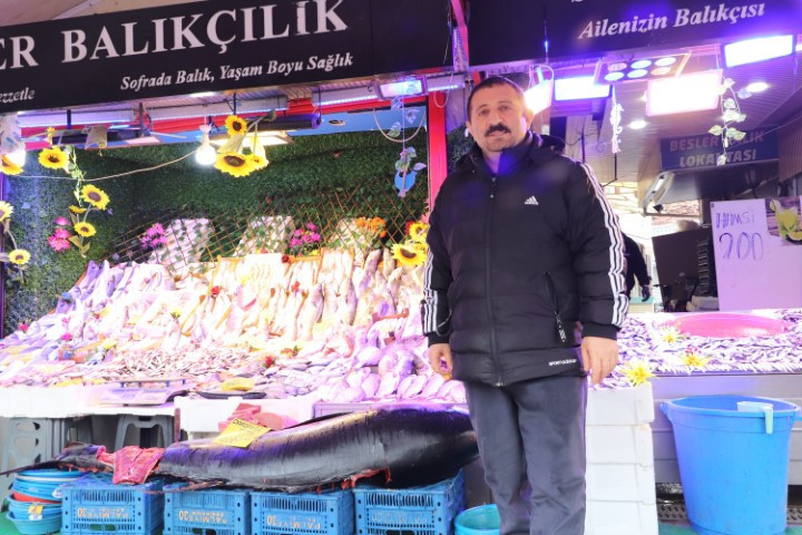Türkiyede satışı yasak | Eskişehirdeki balıkçı tezgahında satışa çıktı, görenler şaşkına döndü