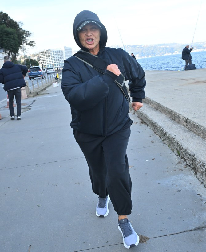 Yaprak Dökümünün Caneriydi... Ünlü oyuncunun mutlu günü