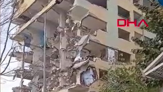 Bağcılar'da 8 katlı bina yıkım sırasında çöktü