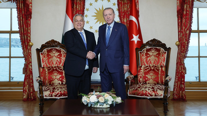 Cumhurbaşkanı Erdoğan, Macaristan Başbakanı Orban'ı resmi törenle karşıladı