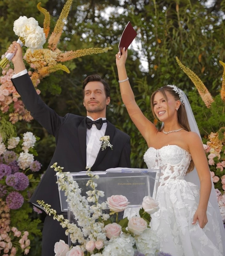 FEYYAZ ŞERİFOĞLU VE MERVE DİNÇKOL