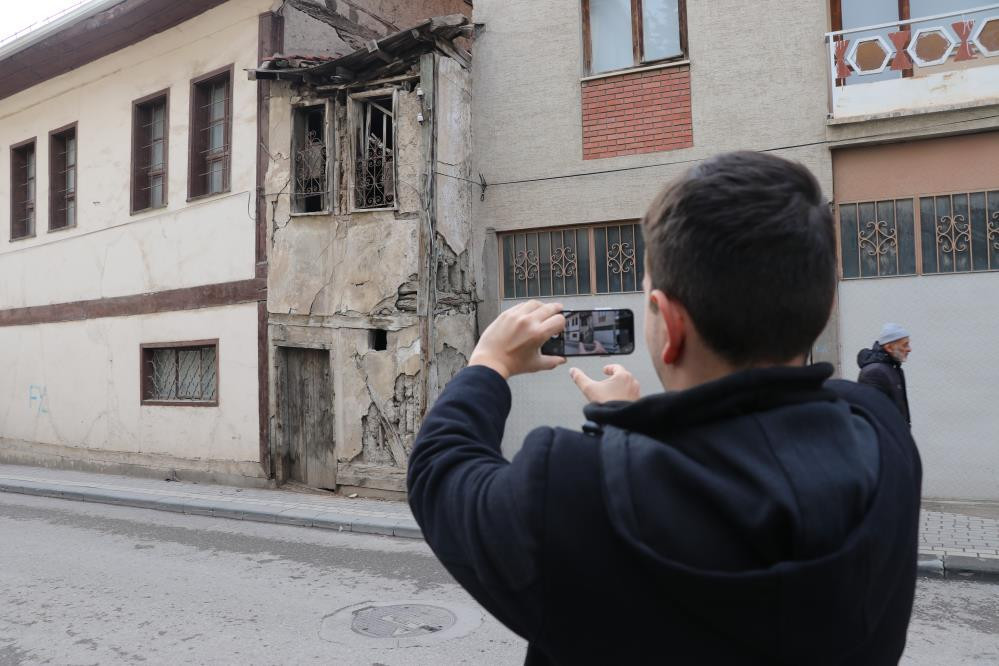  Boyunun 7 metre olduğu düşünülüyor 80 yaşındayım, aklım ermiyor