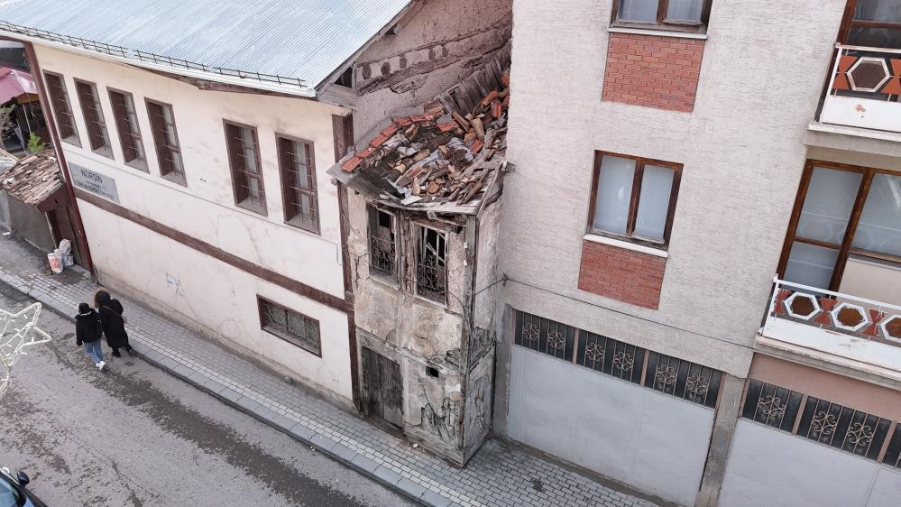  Boyunun 7 metre olduğu düşünülüyor 80 yaşındayım, aklım ermiyor