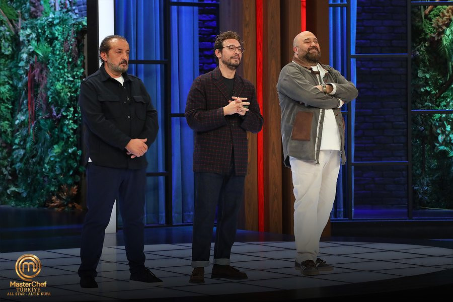 MASTERCHEF ALTIN KUPA 3. ELEME ADAYI BELLİ OLDU Dün akşam (10 Aralık) MasterChef son bölüm eleme potasına kim gitti, dokunulmazlık oyununu hangi takım kazandı İşte MasterChef All Star Altın Kupa son bölüm eleme adayları