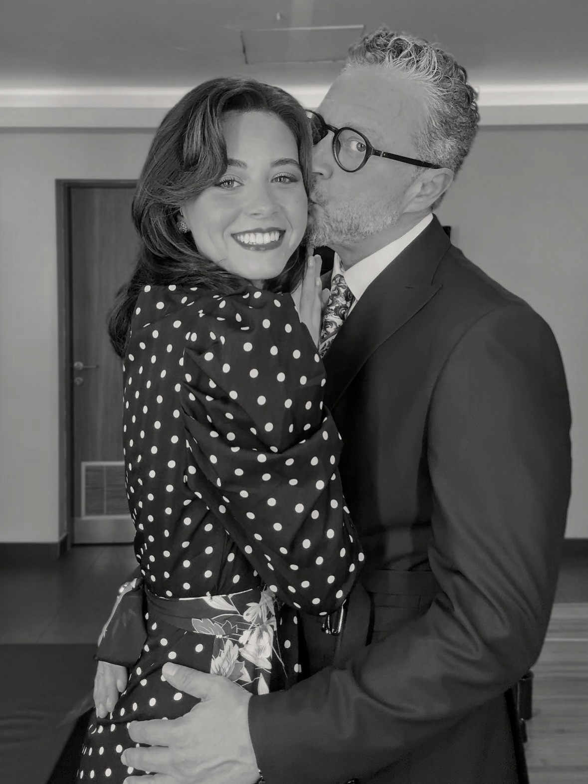 Gözüm kamaşıyor Ünlü isim aşka geldi