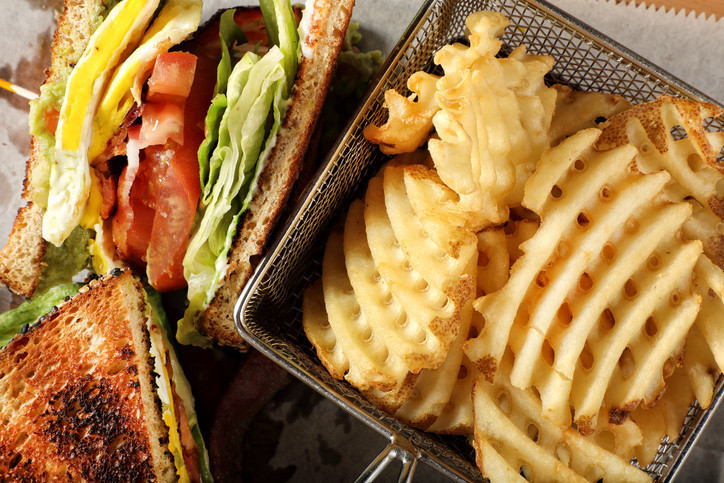 Ultra işlenmiş gıdalar bağırsak sağlığını nasıl etkiliyor Gerçekten kanserle bir ilişkisi var mı