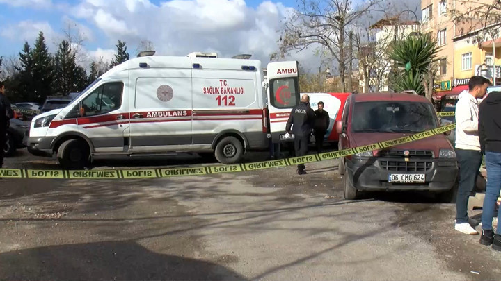 Maltepe'de korkunç olay! 70 yaşındaki kargo çalışanı araçta ölü bulundu
