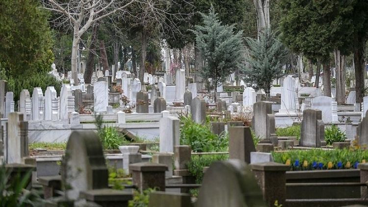 İstanbul'da mezarlık ücretlerine zam geldi