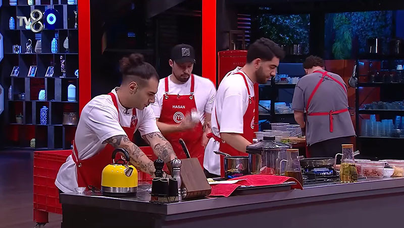 MASTERCHEF DÜN AKŞAM 4. ELEME ADAYI KİM OLDU (11 Aralık 2025 Perşembe-Son Bölüm) | Son bölüm MasterChef Altın Kupa eleme potasına kim gitti, dokunulmazlığı kim, hangi takım kazandı Kaptana ağır ceza İşte MasterChef All Star haftanın dördüncü eleme adayı