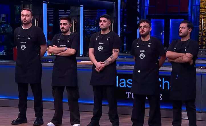 MASTERCHEF KİM ELENDİ, KİM GİTTİ İKİ İSİM BİRDEN VEDA ETTİ Dün akşam (13 Aralık) MasterChef Altın Kupada kim elendi, hangi isimler gitti Yeni format Altın Kupada ilk eleme...
