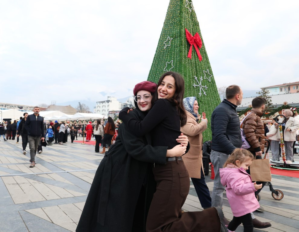  Festivalde gerçekleşen yürüyüşte renkli görüntüler