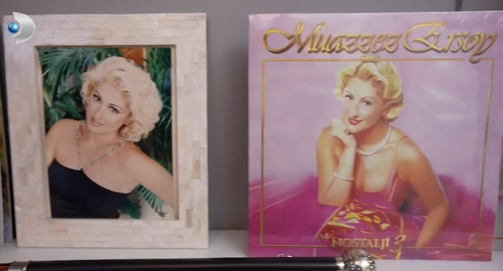 Evimden çok burada vakit geçiriyorum Usta sanatçı 2 katlı villasının kapılarını açtı Evimden çok burada vakit geçiriyorum Usta sanatçı 2 katlı villasının kapılarını açtı