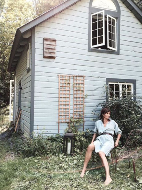  Bir kulübesi var ki dillere destan