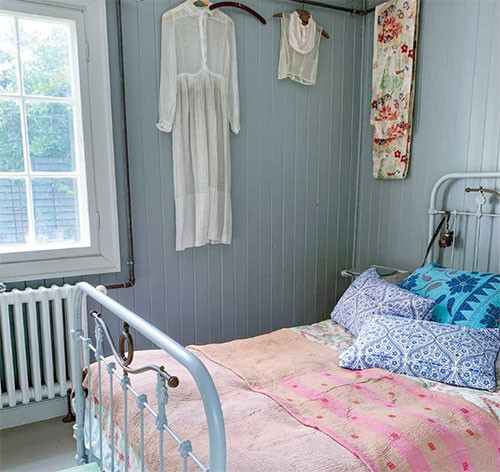  Bir kulübesi var ki dillere destan