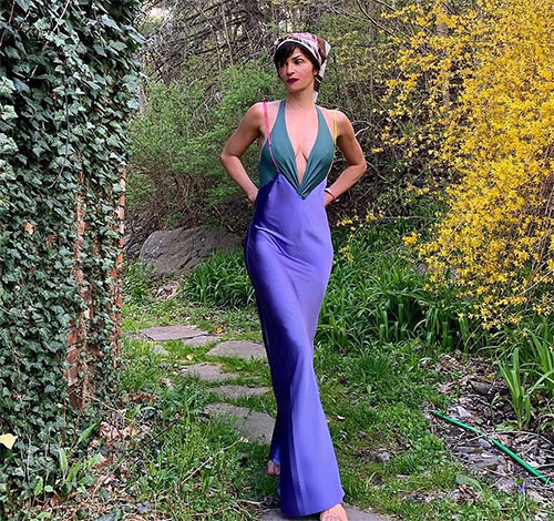  Bir kulübesi var ki dillere destan