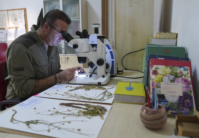 Emekli öğretmen doğa yürüyüşünde fark ederek keşfini sağladı | Dünyaca ünlü dergide yayımlandı Emekli öğretmen doğa yürüyüşünde fark ederek keşfini sağladı | Dünyaca ünlü dergide yayımlandı