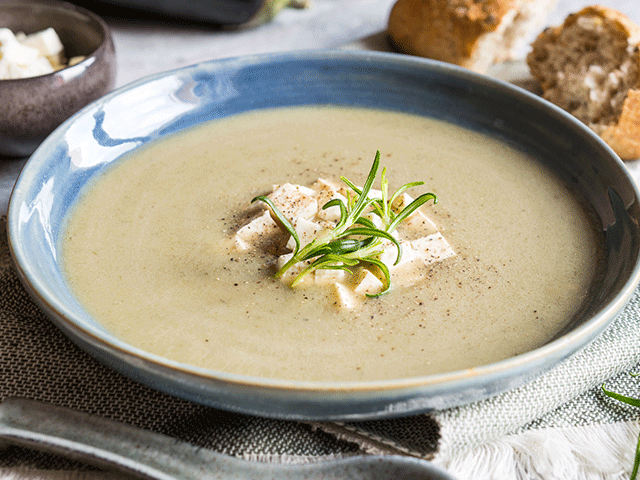 Leziz isli tadıyla: Köz patlıcan çorbası