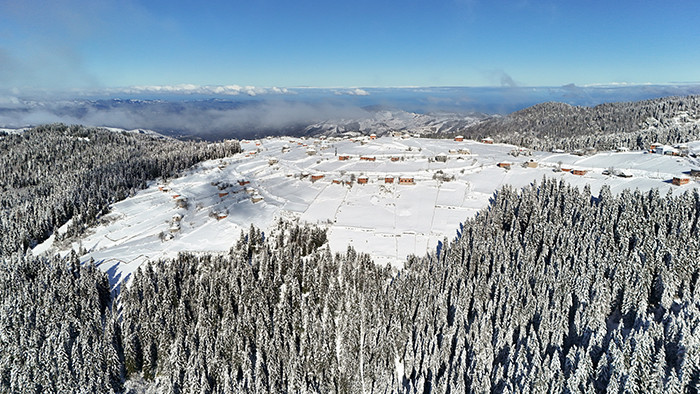 Yoğun kar yağışı etkili oldu: Ekiplerin çalışması başladı | Hava sıcaklığı eksi 16 dereceyi gördü: Kar kalınlığı 1 metreyi aştı