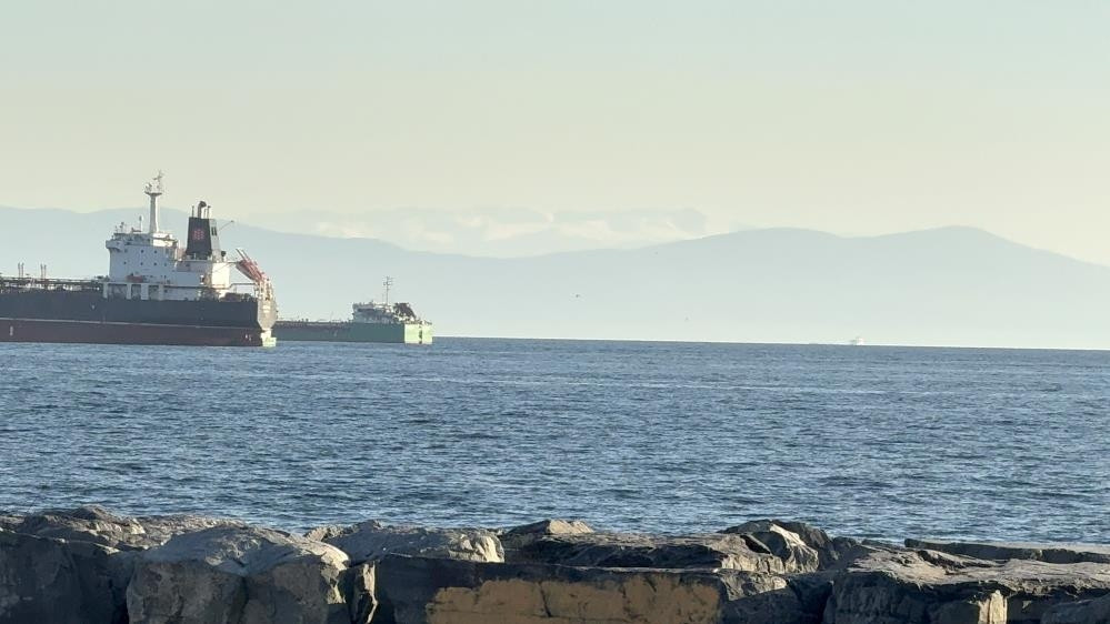 Yoğun kar yağışı etkili oldu: Ekiplerin çalışması başladı | Hava sıcaklığı eksi 16 dereceyi gördü: Kar kalınlığı 1 metreyi aştı