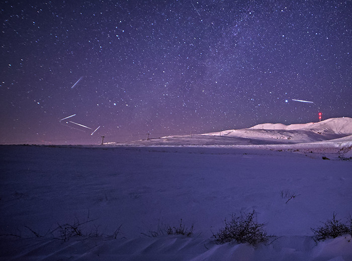 Dondurucu havaya rağmen ayrılmıyorlar 14 Aralık’tan beri heyecanla izliyoruz Dondurucu havaya rağmen ayrılmıyorlar 14 Aralık’tan beri heyecanla izliyoruz