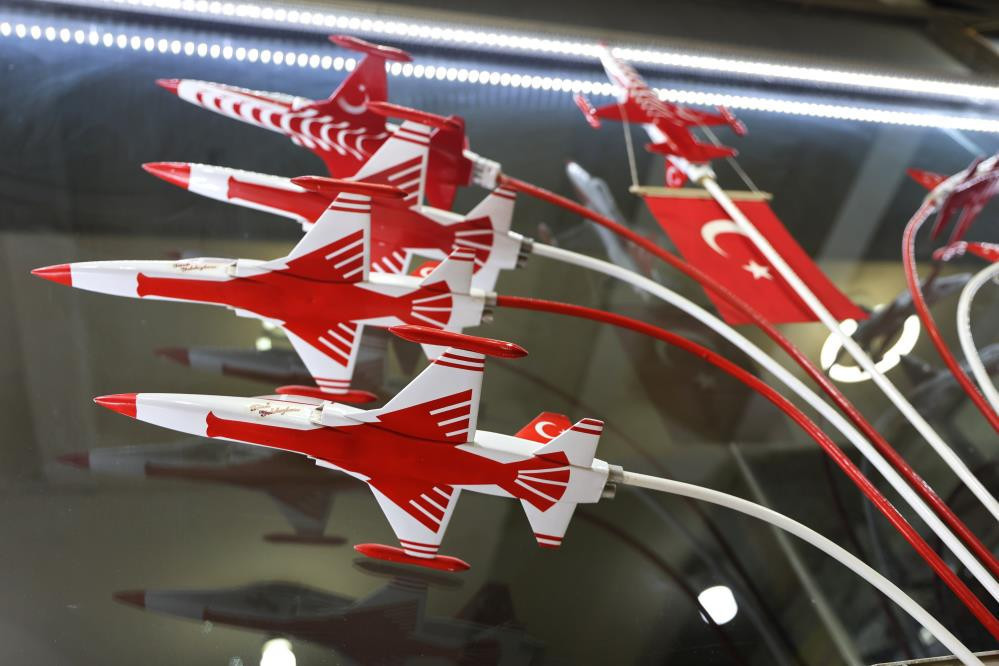 Hayaliyle yaşıyor En büyük arzum ama bu bana nasip olmadı Hayaliyle yaşıyor En büyük arzum ama bu bana nasip olmadı