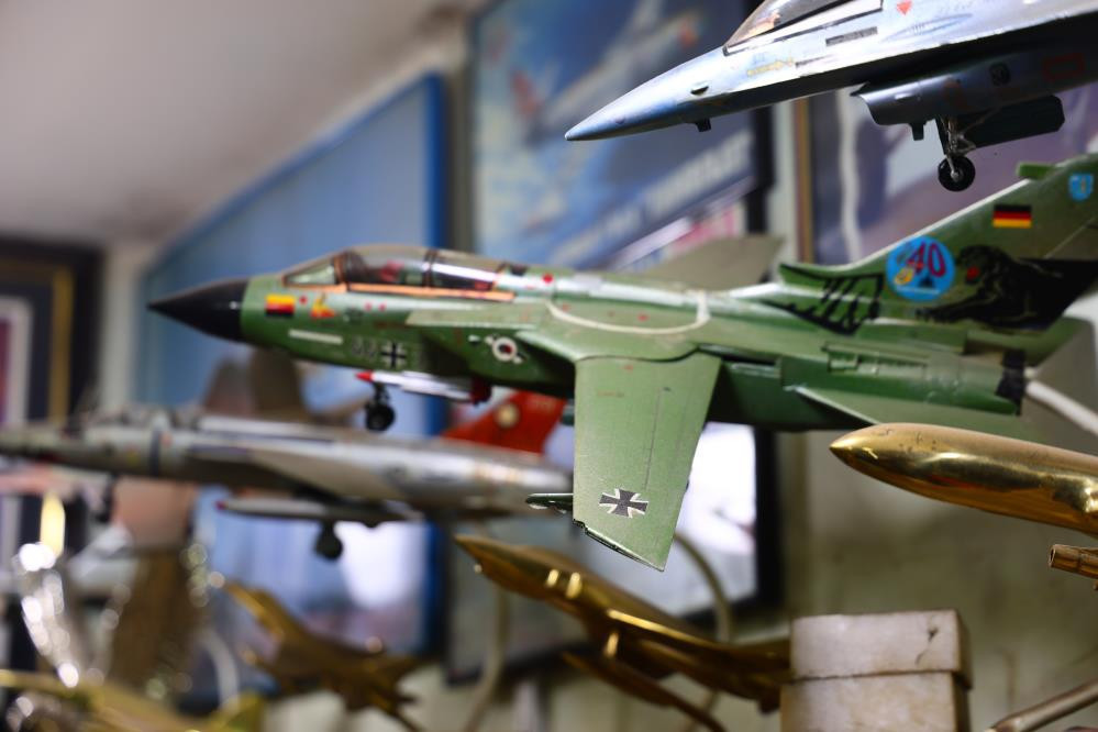 Hayaliyle yaşıyor En büyük arzum ama bu bana nasip olmadı Hayaliyle yaşıyor En büyük arzum ama bu bana nasip olmadı