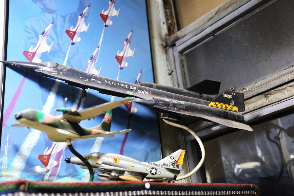 Hayaliyle yaşıyor En büyük arzum ama bu bana nasip olmadı Hayaliyle yaşıyor En büyük arzum ama bu bana nasip olmadı