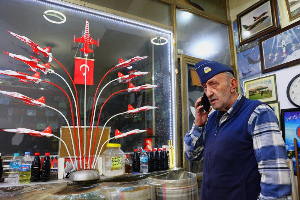 Hayaliyle yaşıyor En büyük arzum ama bu bana nasip olmadı Hayaliyle yaşıyor En büyük arzum ama bu bana nasip olmadı