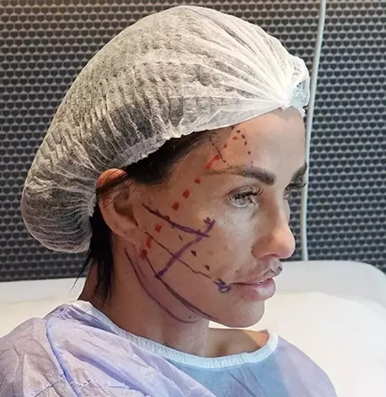 Ne makyaj ne saç boyası… Doğal yaşlanmayı seçtiler Ne makyaj ne saç boyası… Doğal yaşlanmayı seçtiler