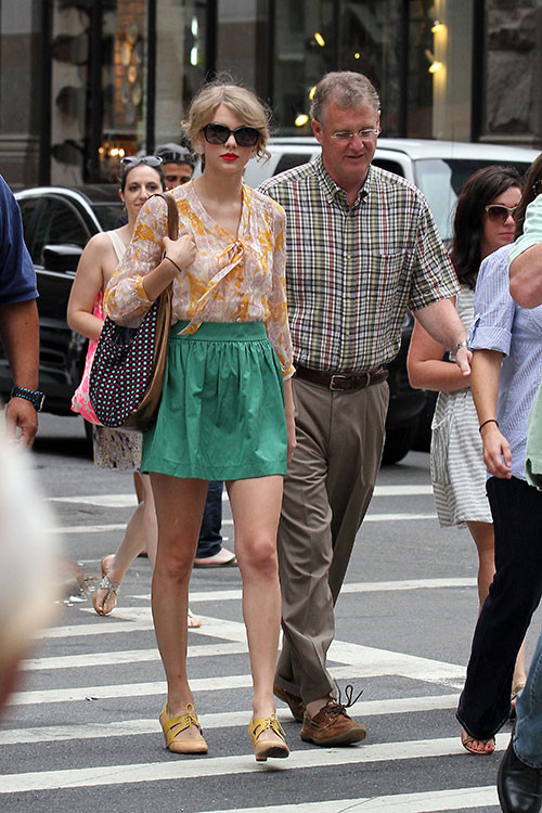 Ünlü yıldıza nişanlısını annesi bulmuş: Kızım, sakın bu çocuğu kaçırma