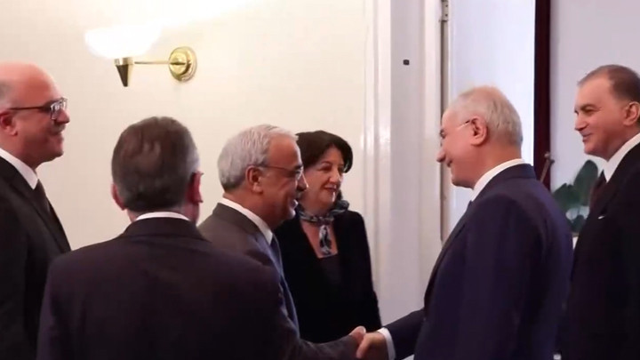 Son dakika... DEM Parti heyeti, AK Parti'yi ziyaret ediyor