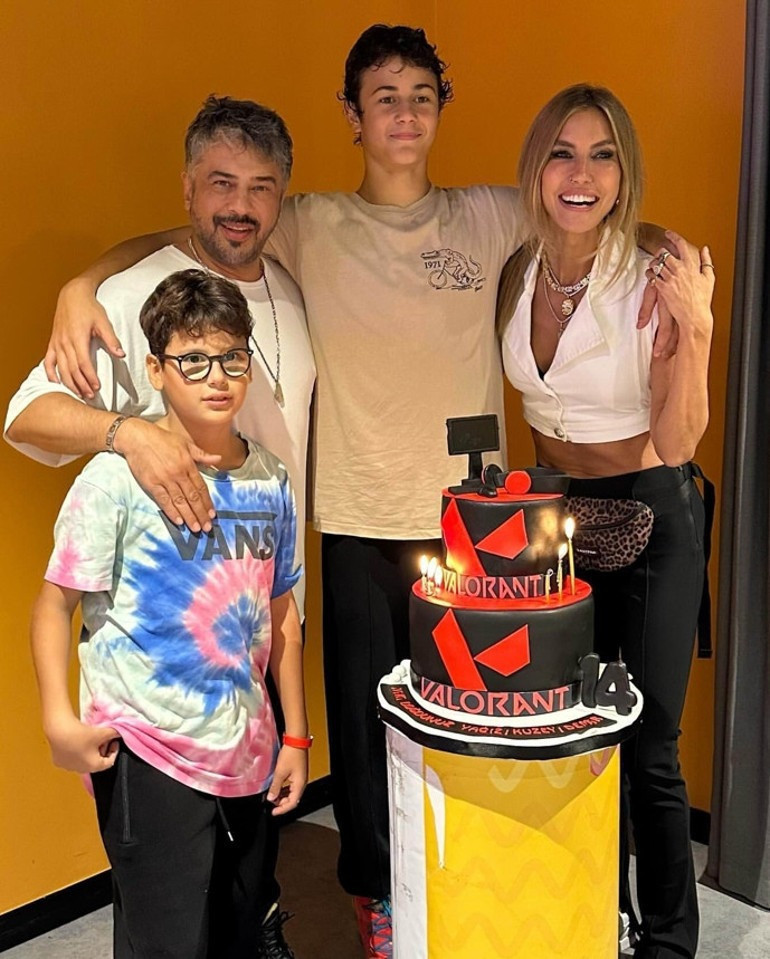 Emre Altuğ - Çağla Şıkel Emre Altuğ - Çağla Şıkel