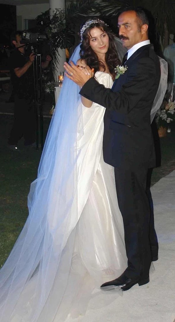 2023te nikah masasına oturmuşlardı... Evlilik teklifini 1 hafta sonra anladım 2023te nikah masasına oturmuşlardı... Evlilik teklifini 1 hafta sonra anladım