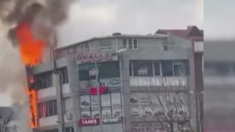 Esenyurt'ta korkutan yangın