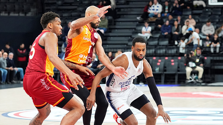 Anadolu Efes 5 maçlık mağlubiyet serisine son verdi!