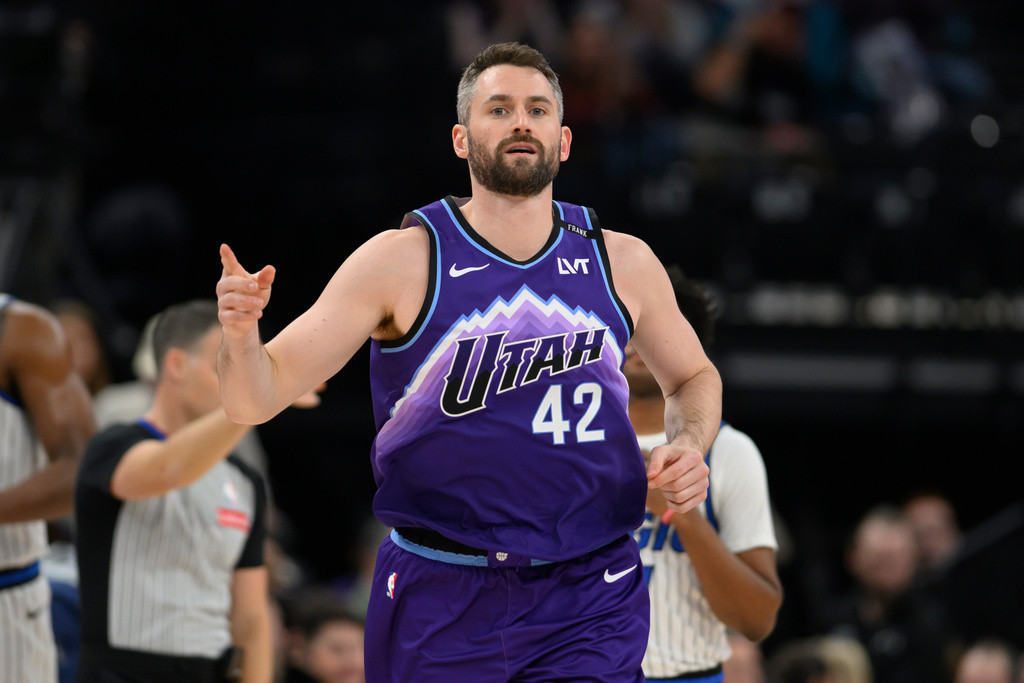 56 yaşında ama 36 gösteriyor... Ünlü oyuncu gençlik sırlarını anlattı