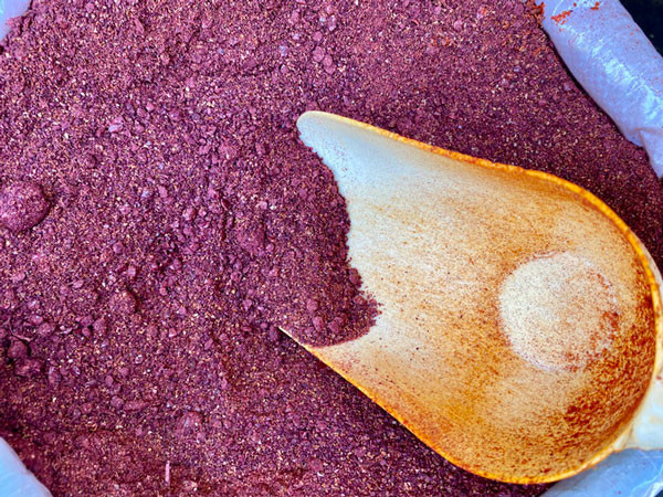 Cildinizdeki morarmaların sebebi bu olabilir Yemeklerinize zerdeçal katarak riski azaltabilirsiniz